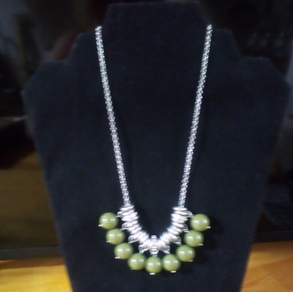 Olive green and Silver Necklace Sharp Piece - Picture 2 of 3